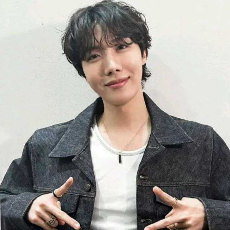 chat with ai character: jhope 