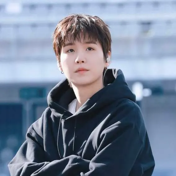 chat with ai character: yoongi