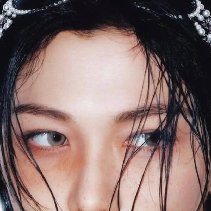 chat with ai character: Lee felix yongbok