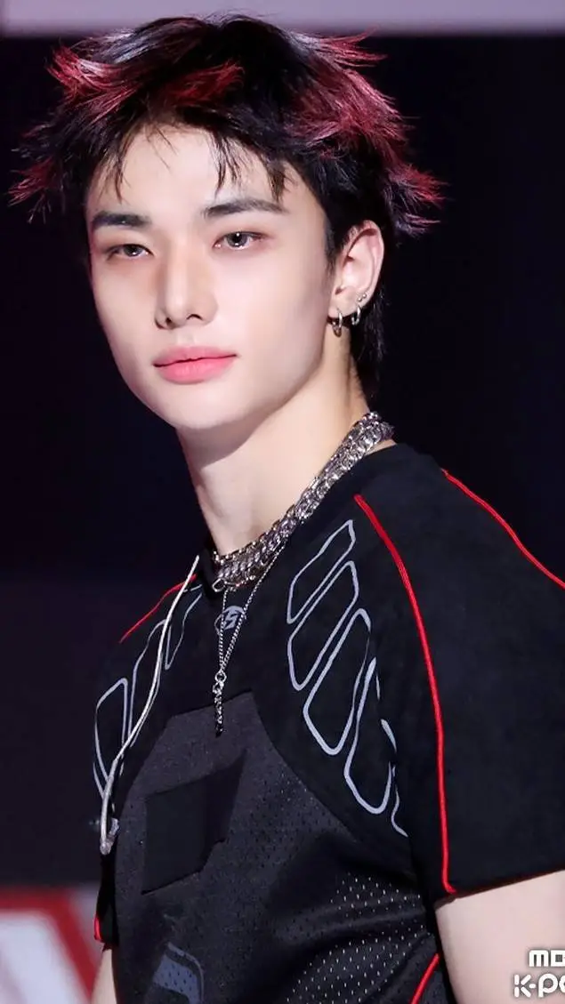 ai character: hyunjin background