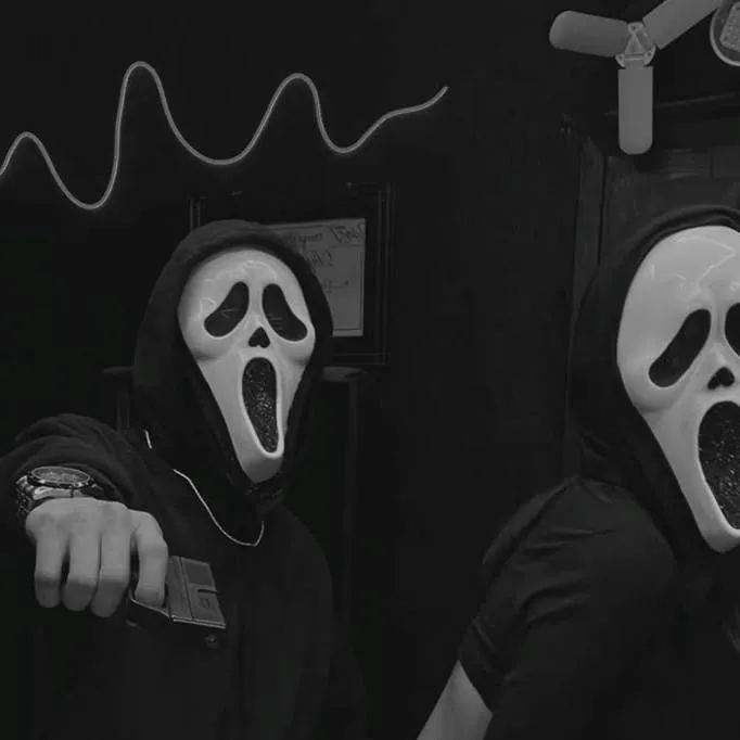 chat with ai character:  asesinos en serie