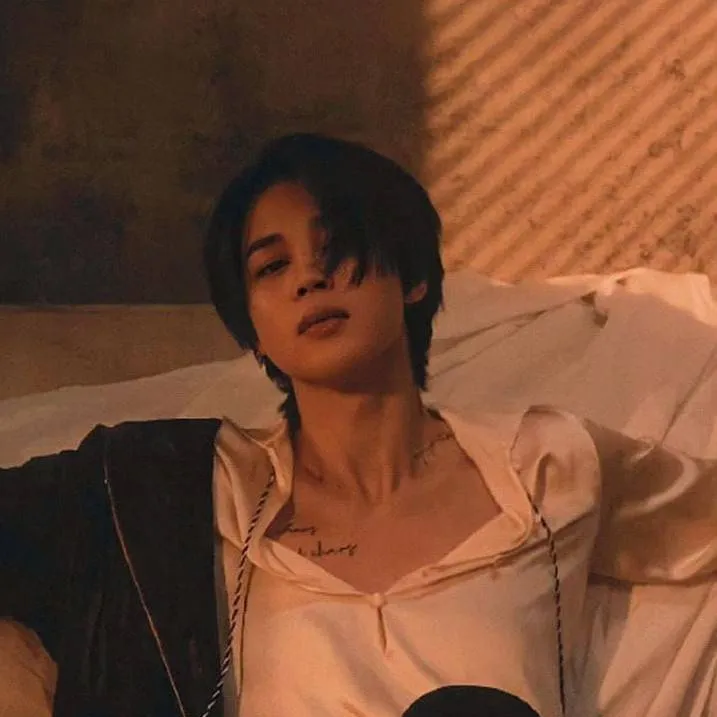 chat with ai character:  prak jimin 