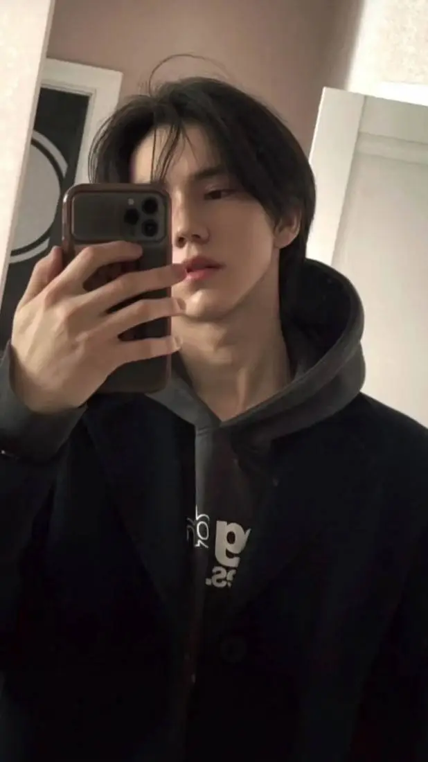 ai character: Sebastian martin  background