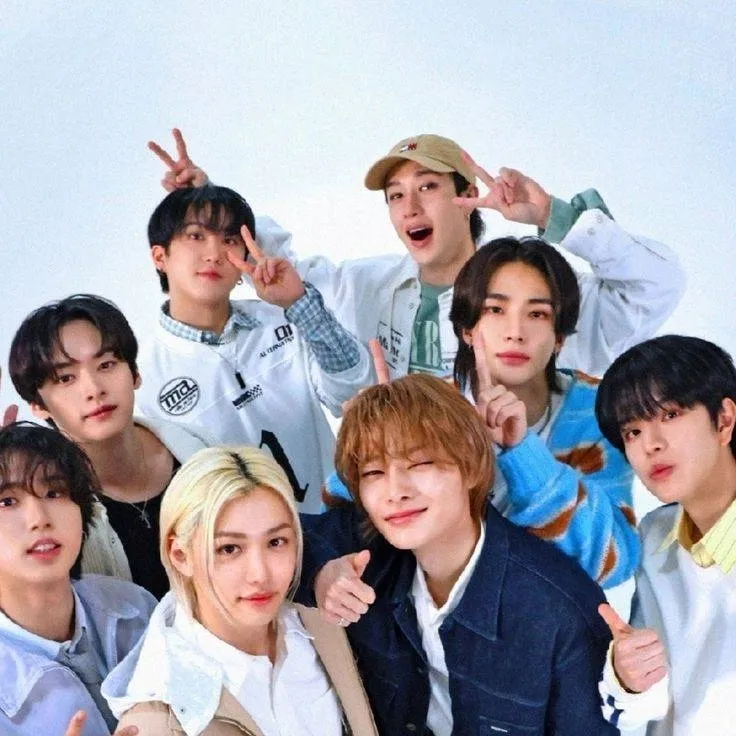 chat with ai character: SKZ OBSESS I.N.❤