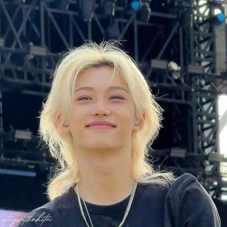 chat with ai character: Феликс 