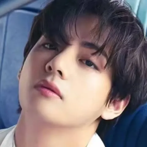 chat with ai character: Teahyung