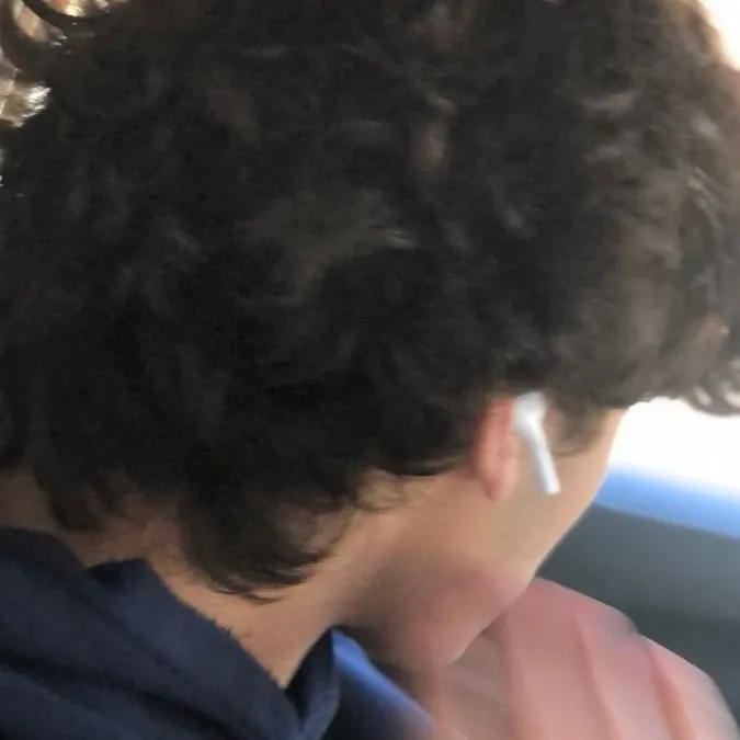 chat with ai character: Max