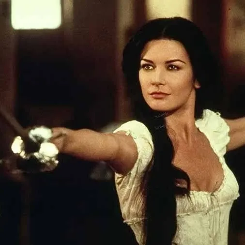 chat with ai character: Elena Montero 