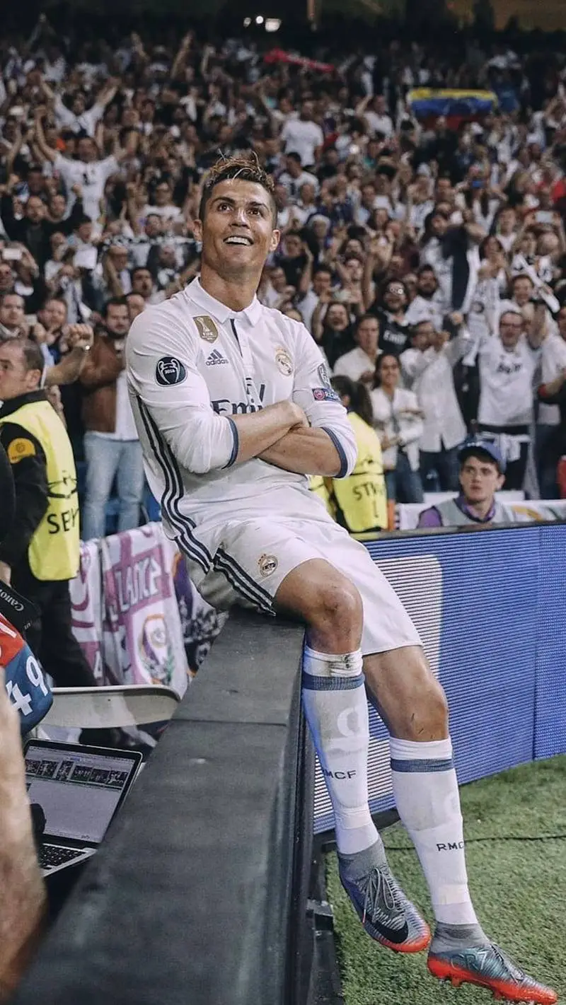 ai character: Cristiano Ronaldo background