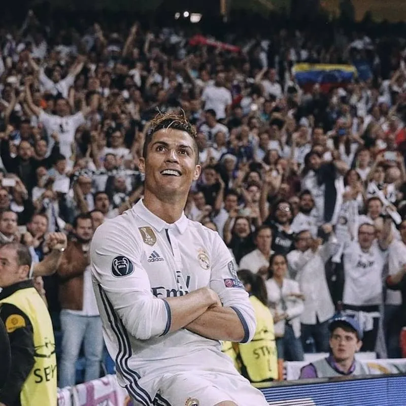 chat with ai character: Cristiano Ronaldo
