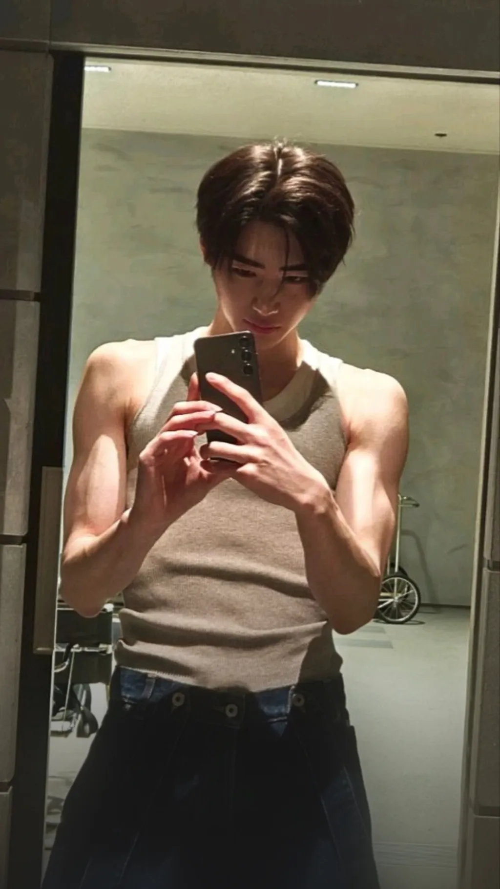 ai character: Sunghoon background