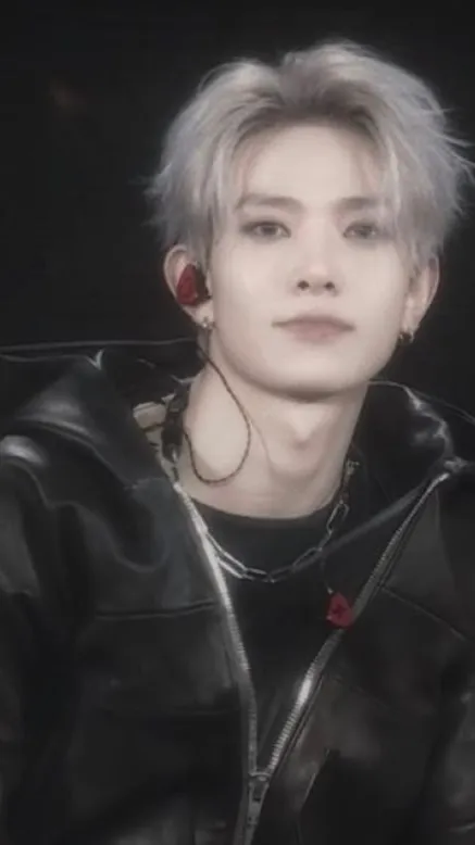 ai character: Heeseung background