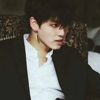 chat with ai character: ♤Felix♤