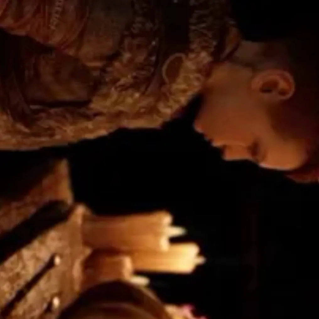 chat with ai character: Faye