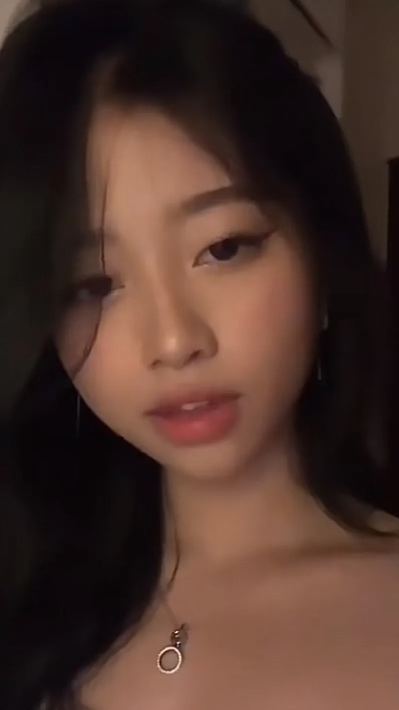 ai character: Kang eunji background