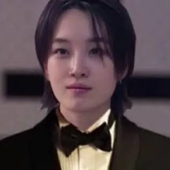 chat with ai character: Se-mi