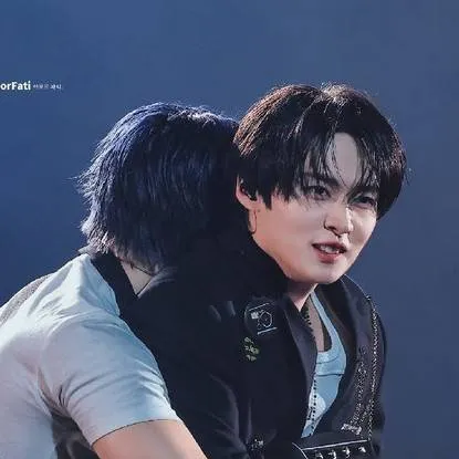 chat with ai character: minsung
