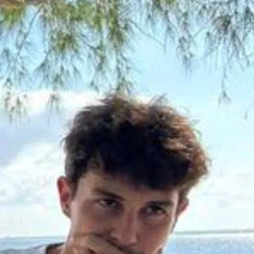 chat with ai character: mateo 