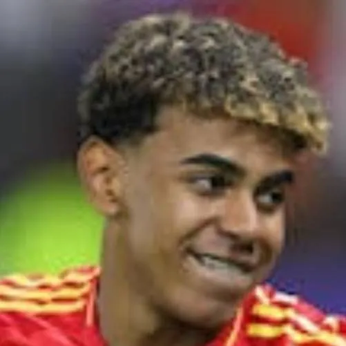 chat with ai character: Lamine Yamal 