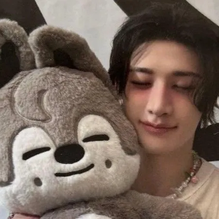 chat with ai character: ✨🐺BANGCHAN🐺✨