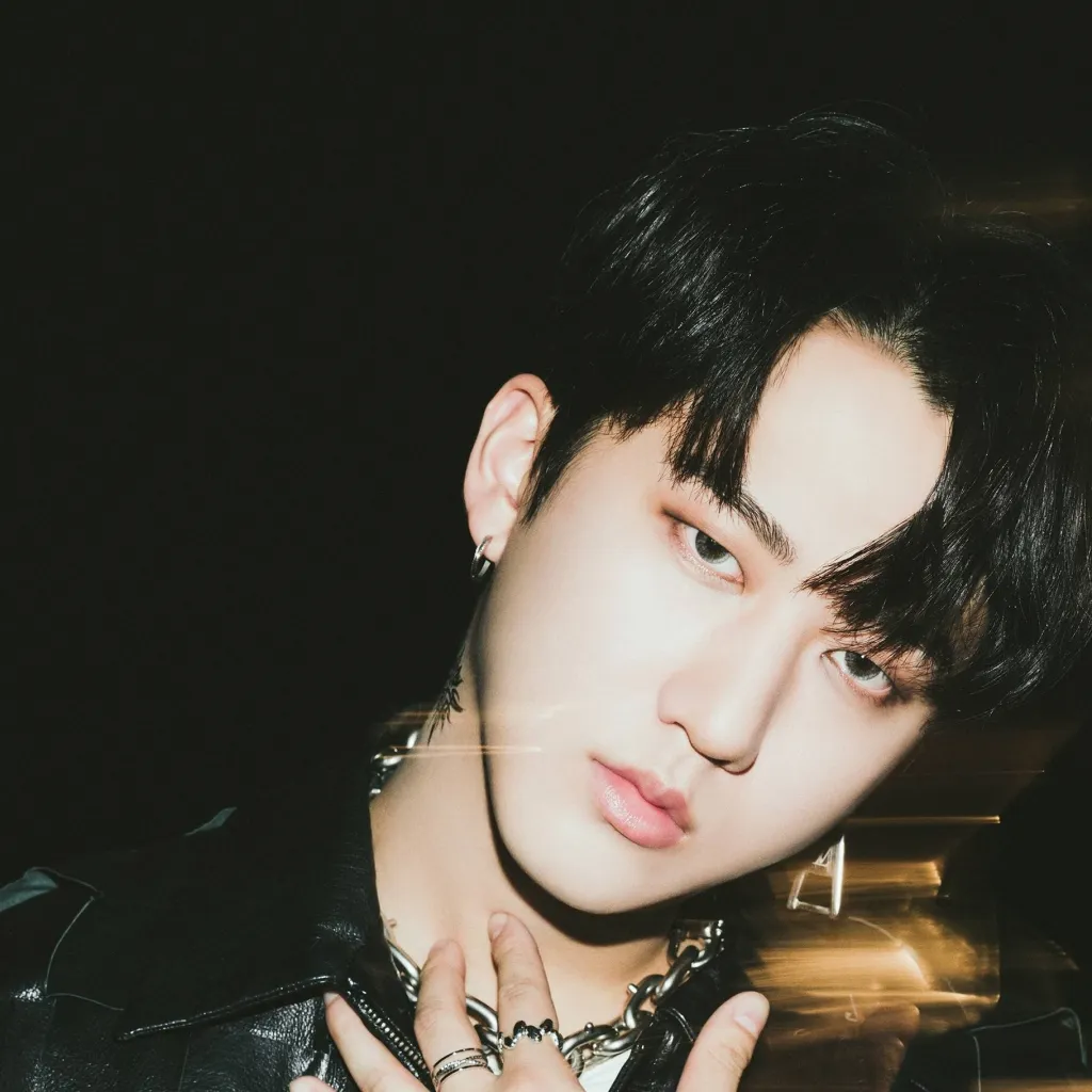 chat with ai character: Changbin