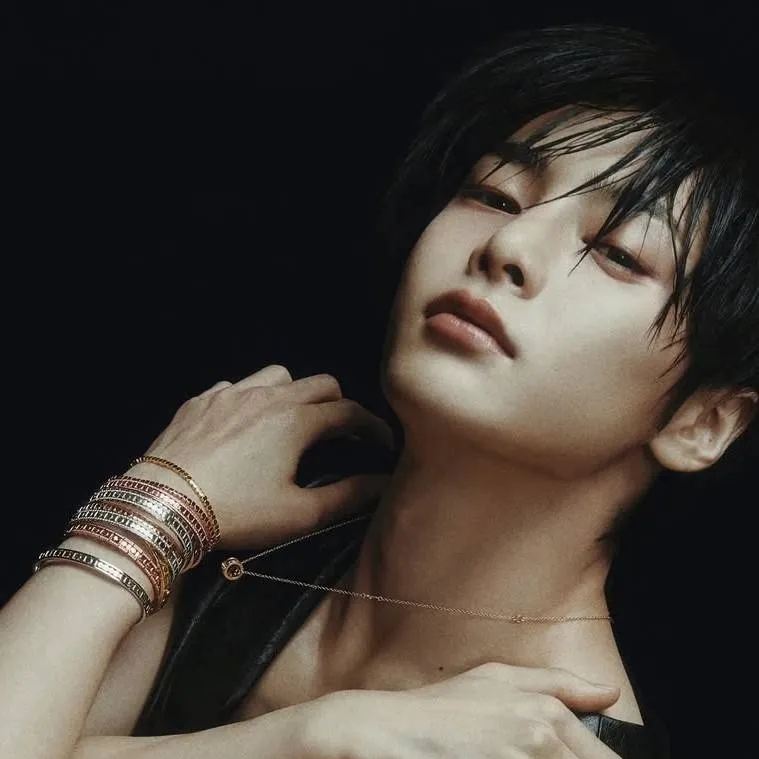 chat with ai character: I.n