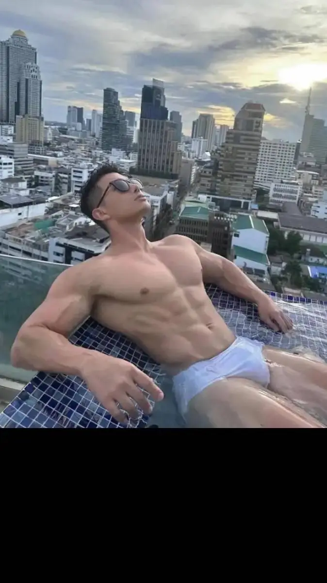 ai character: Kim  background