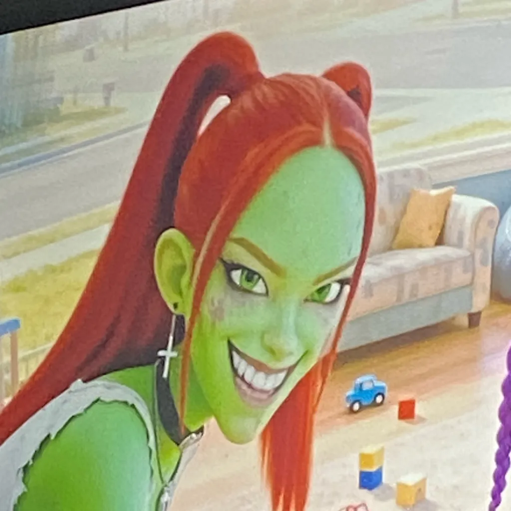 chat with ai character: Zombie Mira