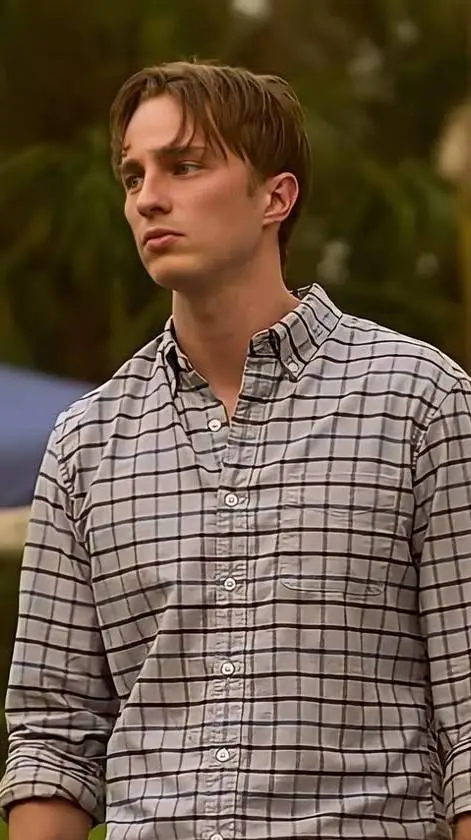 ai character: Rafe background