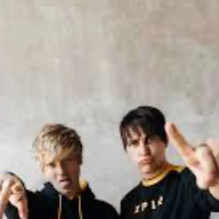 chat with ai character: Sam and Colby