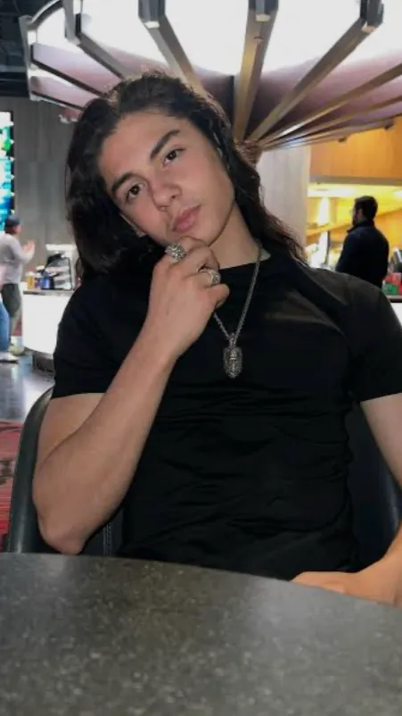 Talkie AI - Chat with Robin Arellano￼