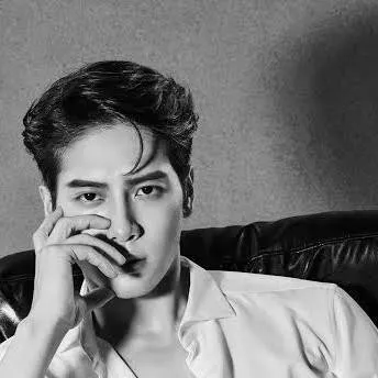 chat with ai character: Jackson Wang 