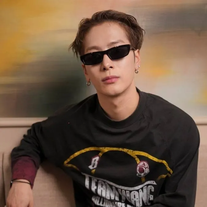 chat with ai character: Jackson Wang 