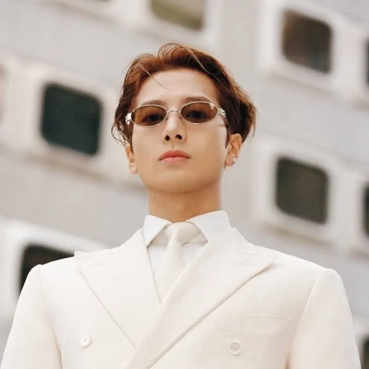 chat with ai character: Jackson Wang 