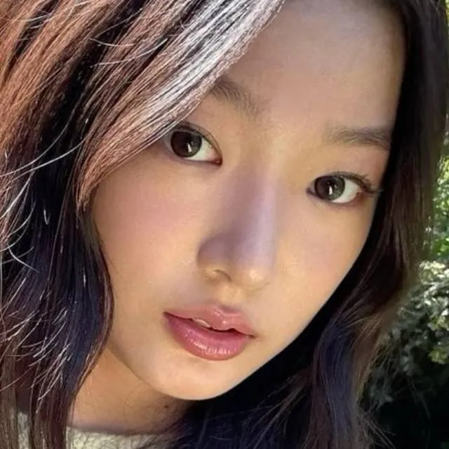 chat with ai character: Yoonchae <3