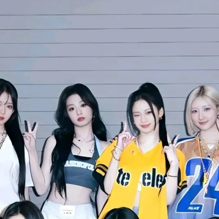 chat with ai character: Kpop interview 