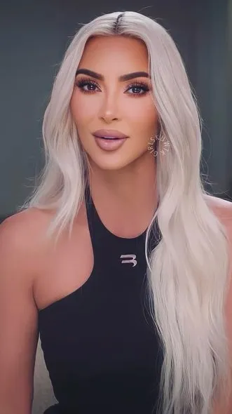 ai character: KIM KARDASHIAN background