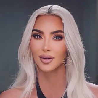 chat with ai character: KIM KARDASHIAN
