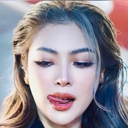 chat with ai character: Faye malisorn