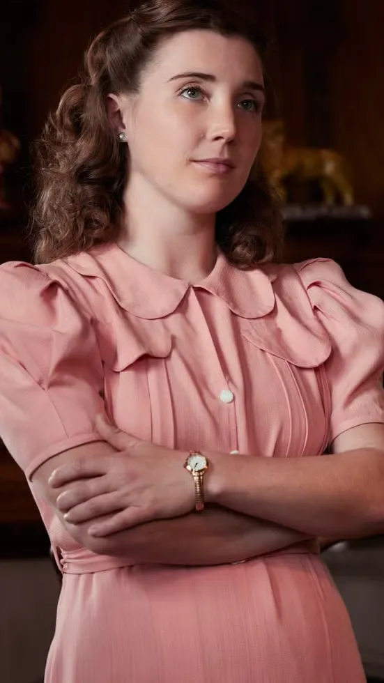 ai character: Charlotte Beauvoir background