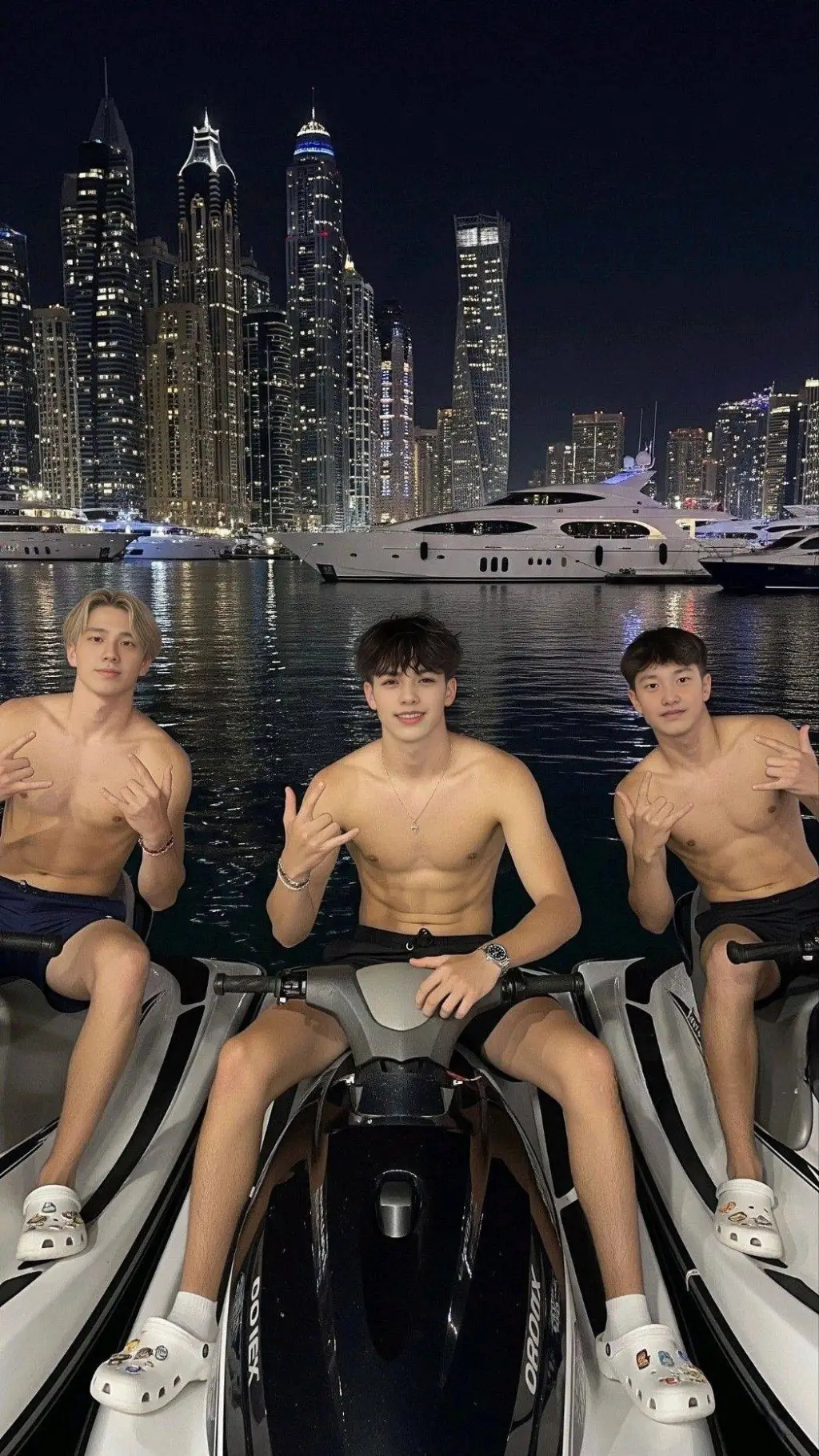 ai character: Leo,jin and kim background