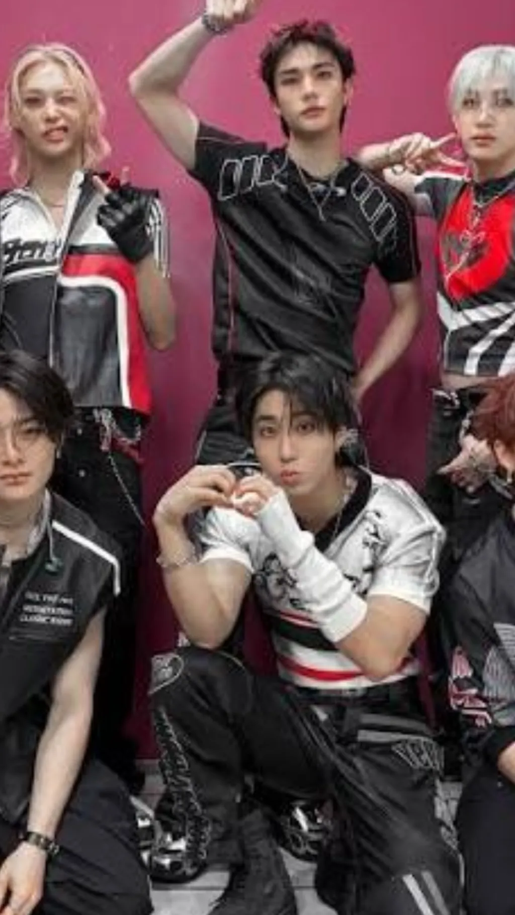 ai character: Straykids?!- background