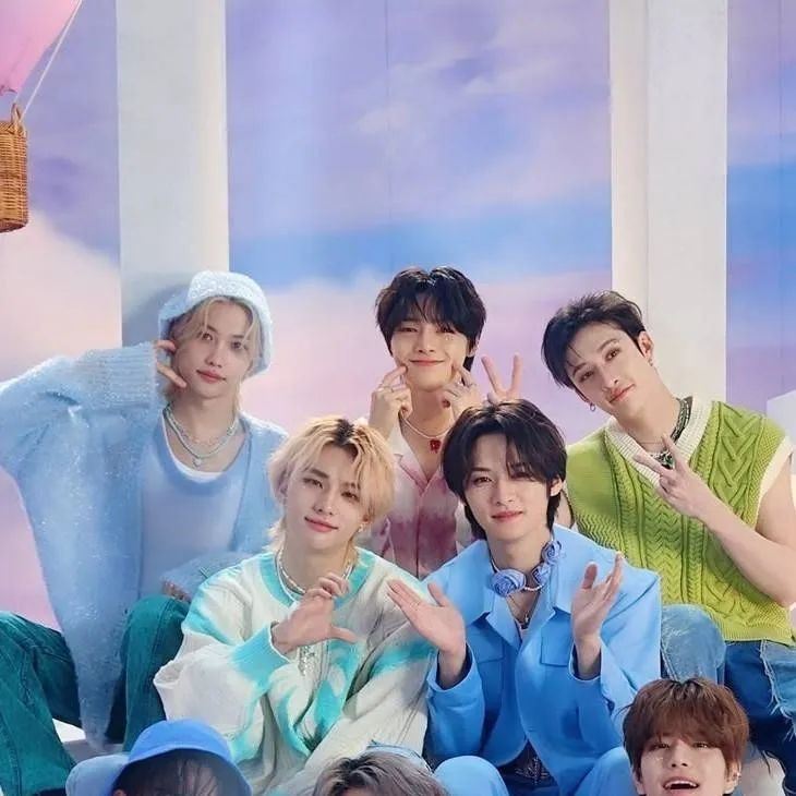 chat with ai character: Stray kids 🥲