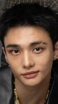 ai character: hwang hyunjin background