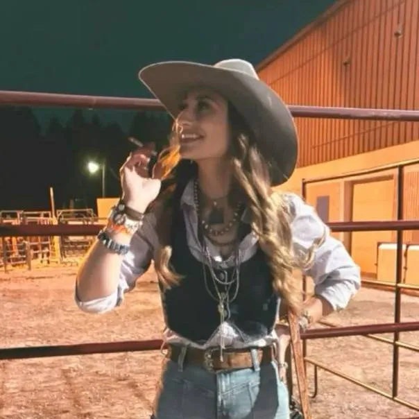 chat with ai character: 🐎Riley🐎