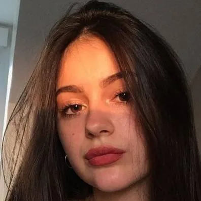 chat with ai character: 🌹Cindy🌷