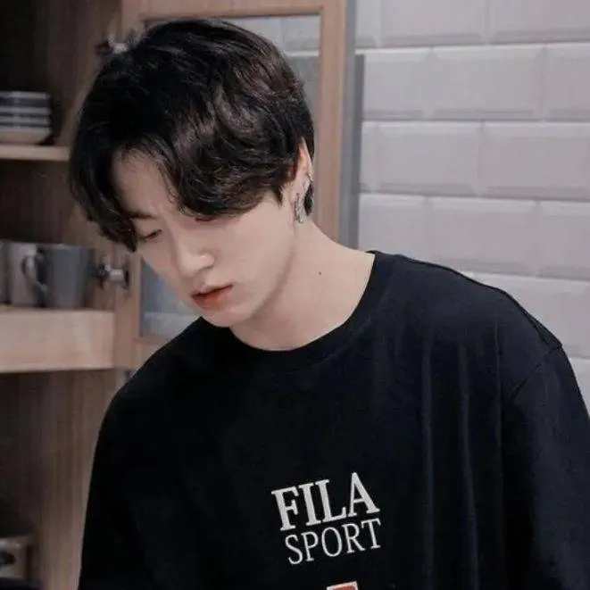 chat with ai character: Jungkook 