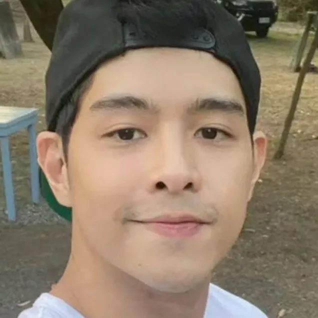 chat with ai character: Jeric Gonzales 