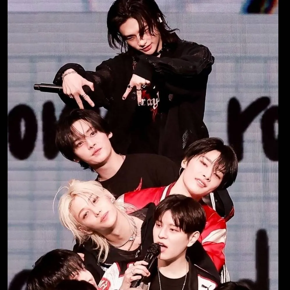 chat with ai character: SKz 