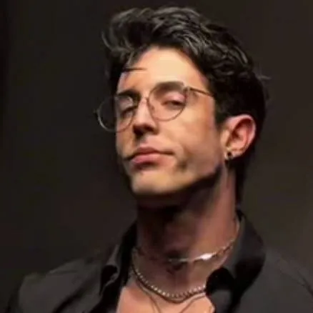 chat with ai character: Antonio 